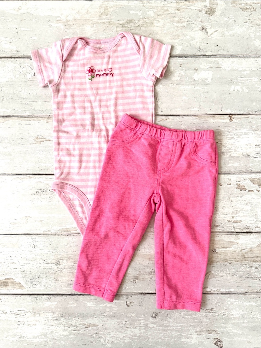 Carters 9m Baby Girl Hot Pink Outfit Set Striped I love Mommy Onesie & Pants
